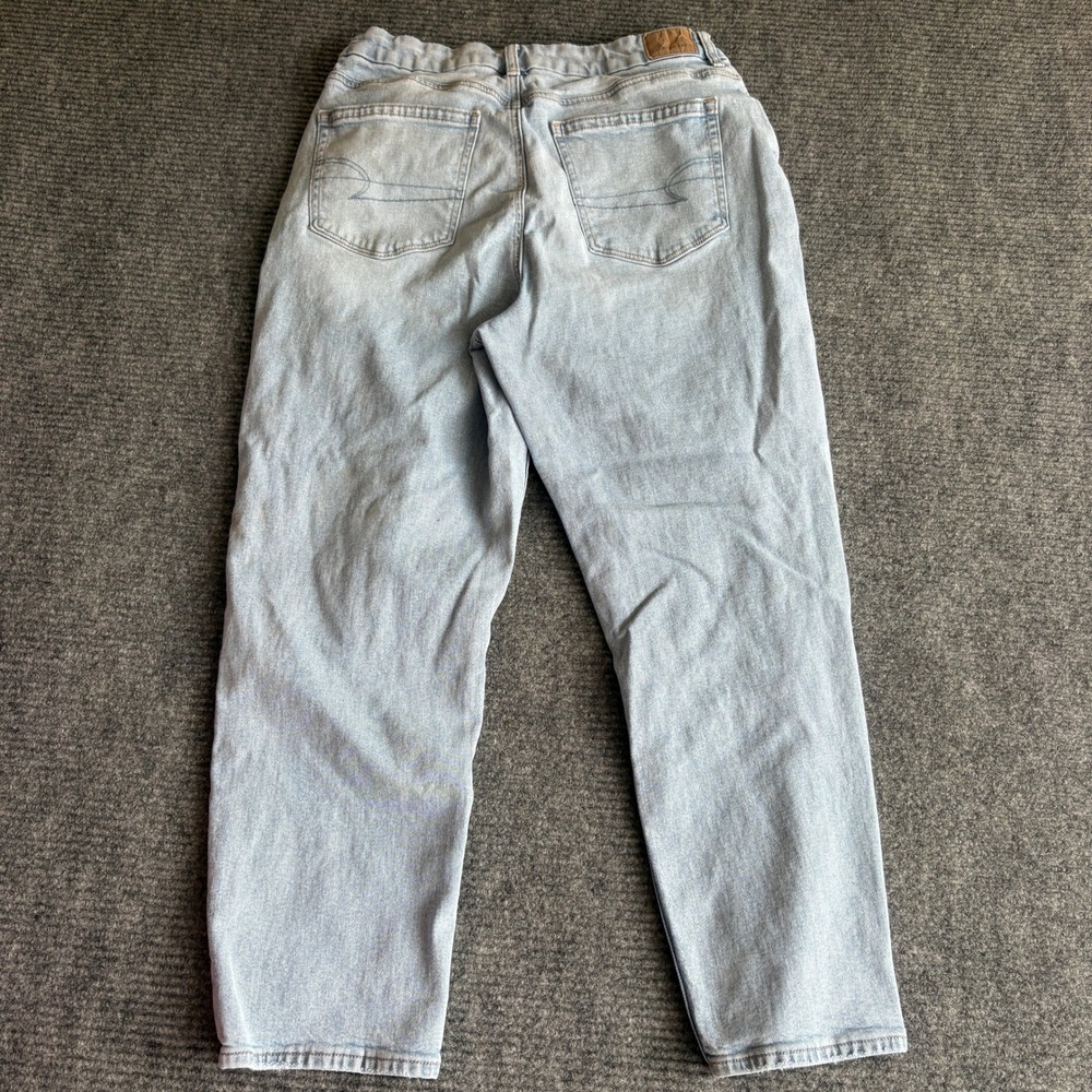 American Eagle Strigid Mom Jeans Light Wash Blue Size 14 Short Womens Denim - Picture 5 of 8